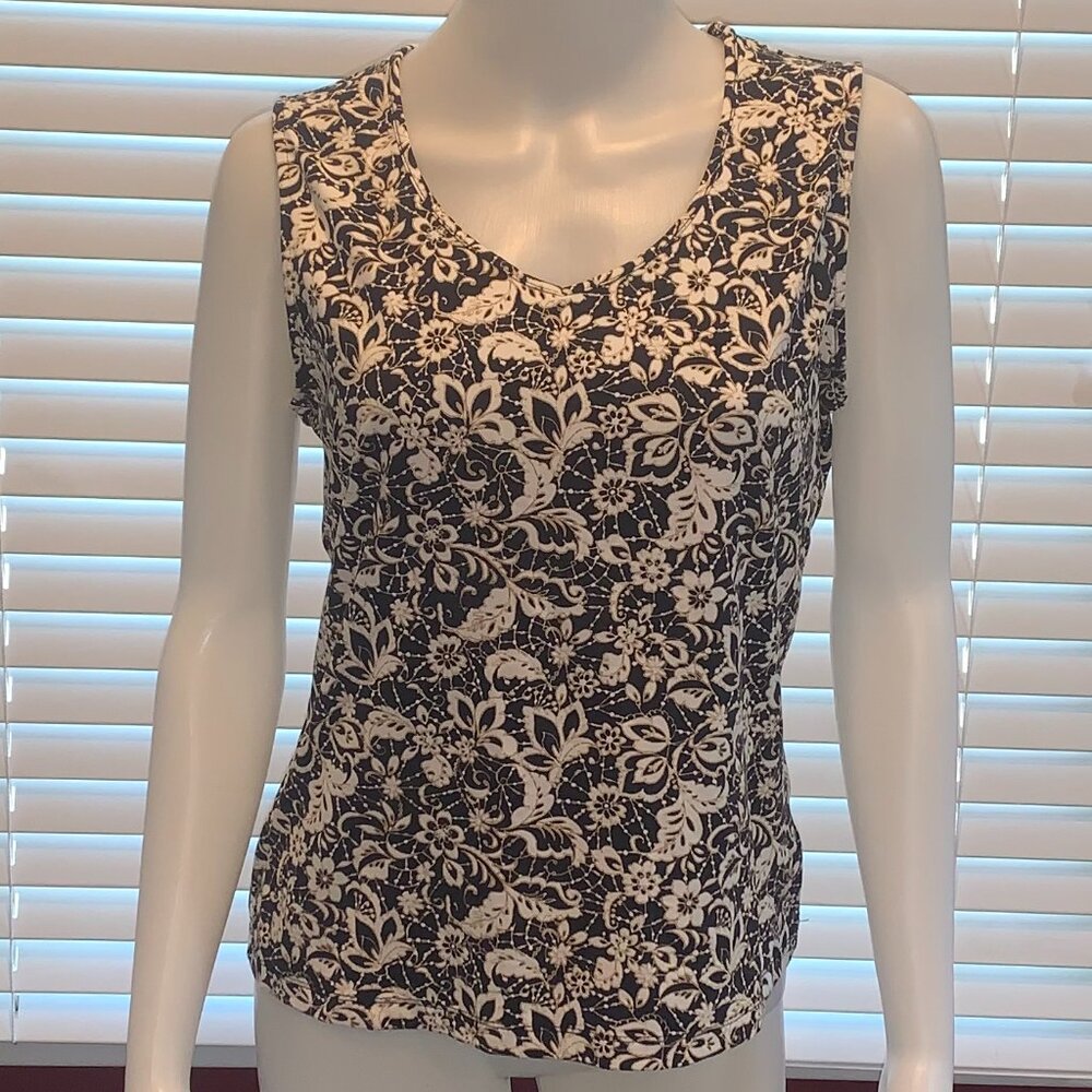 EUC Croft & Barrow Women's Floral Stretch Tank Top Size Medium Black/White